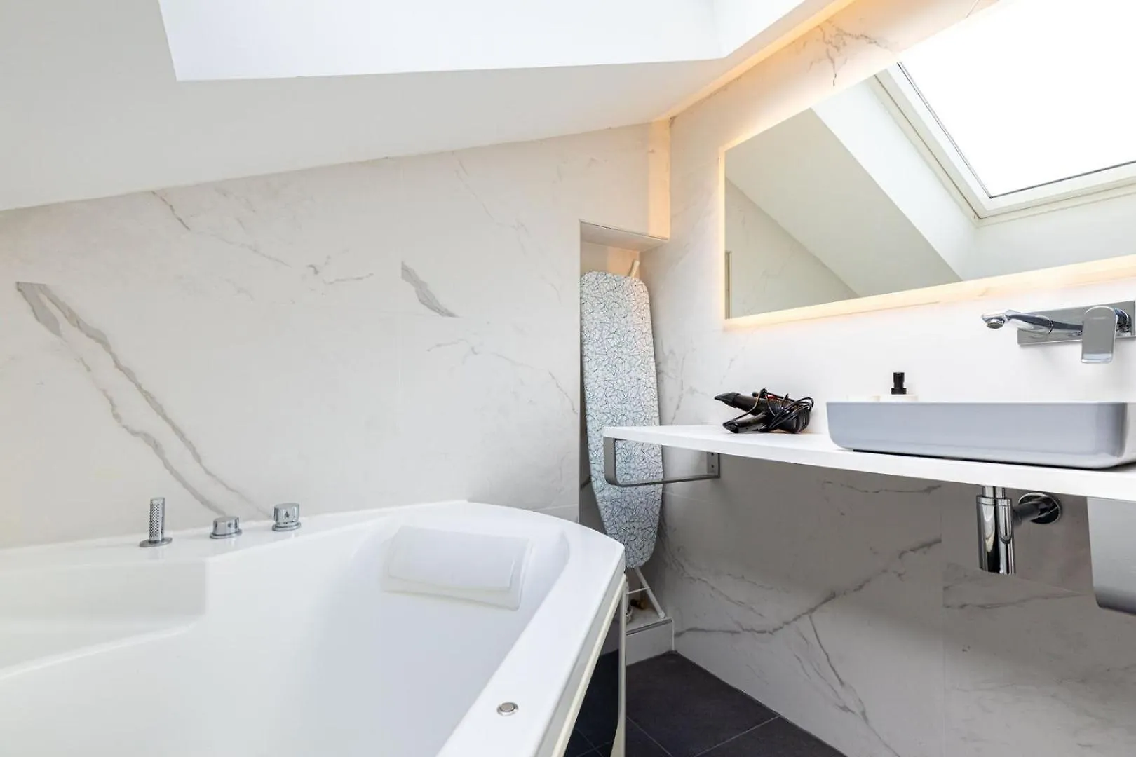 Guestready - Colourful Getaway Near Eiffel Tower Διαμέρισμα Παρίσι 0*,